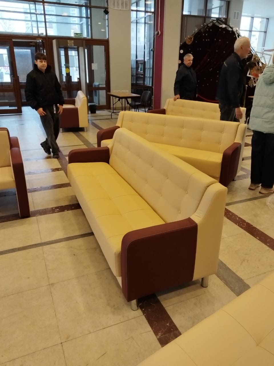 Мебель для приемных и фойе